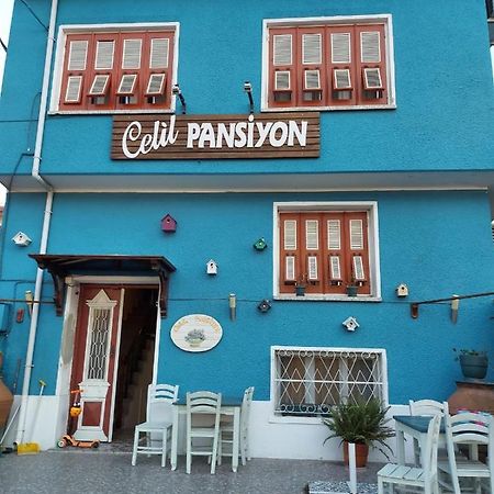 Celil Pansiyon Ayvalı Exteriör bild