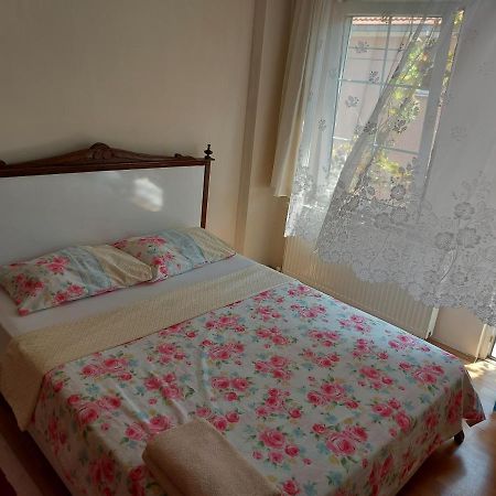 Celil Pansiyon Ayvalı Exteriör bild
