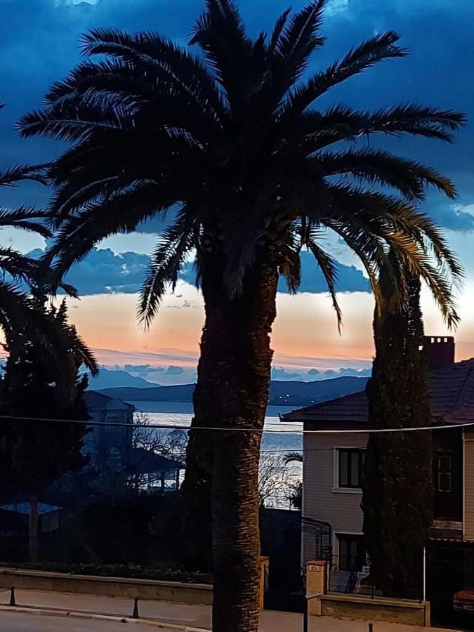 Celil Pansiyon Ayvalı Exteriör bild