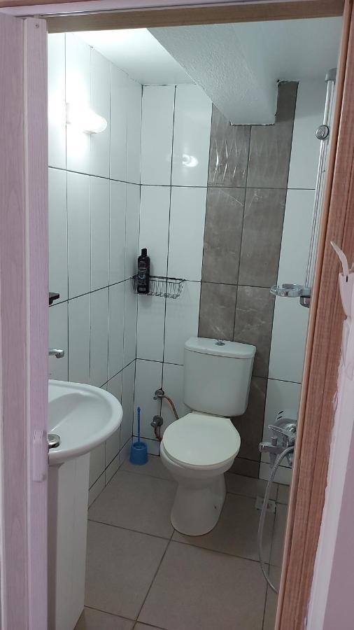 Celil Pansiyon Ayvalı Exteriör bild